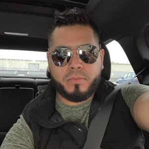 Meet your Posher, Efrain